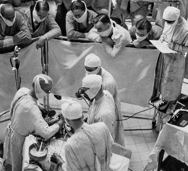 Cushing operating at the Peter Bent Brigham Hospital