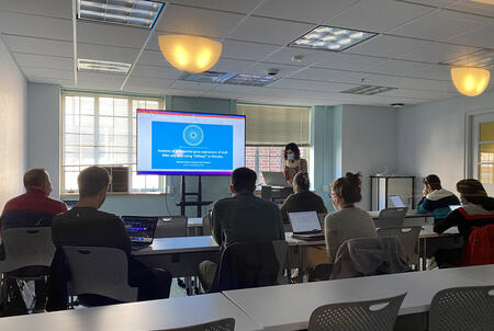 Sofia Fertuzinhos teaches a class on bioinformatics in the library classroom